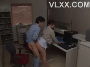Mượn rượu bú lồn em đồng nghiệp xinh đẹp